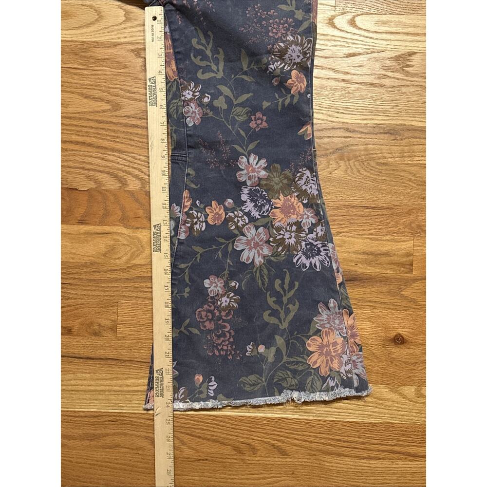 Free People We The Free Youthquake Purple Navy Floral Flare Jeans Pants Crop 30 - Picture 7 of 9